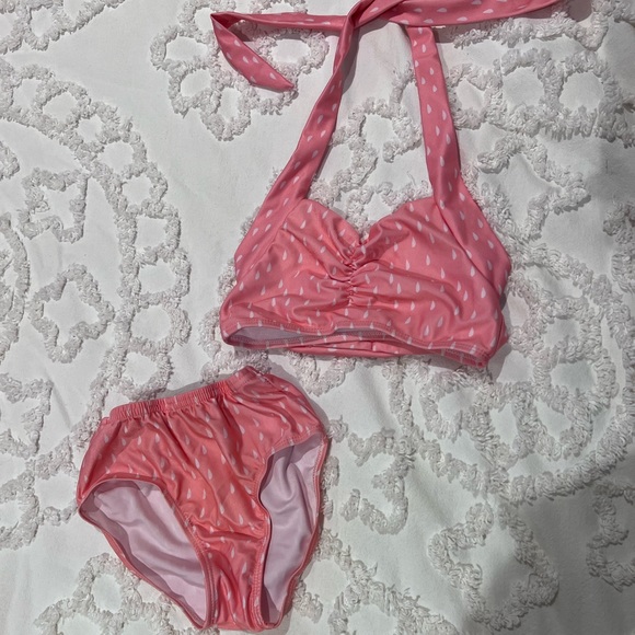 Bikini - Picture 1 of 4